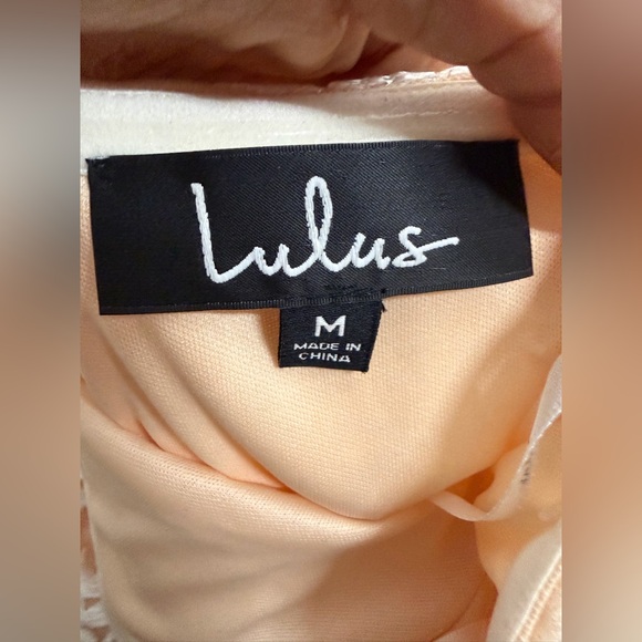 Lulu's Elegant beige and white Floral Maxi dress size M new with tag - Picture 2 of 5